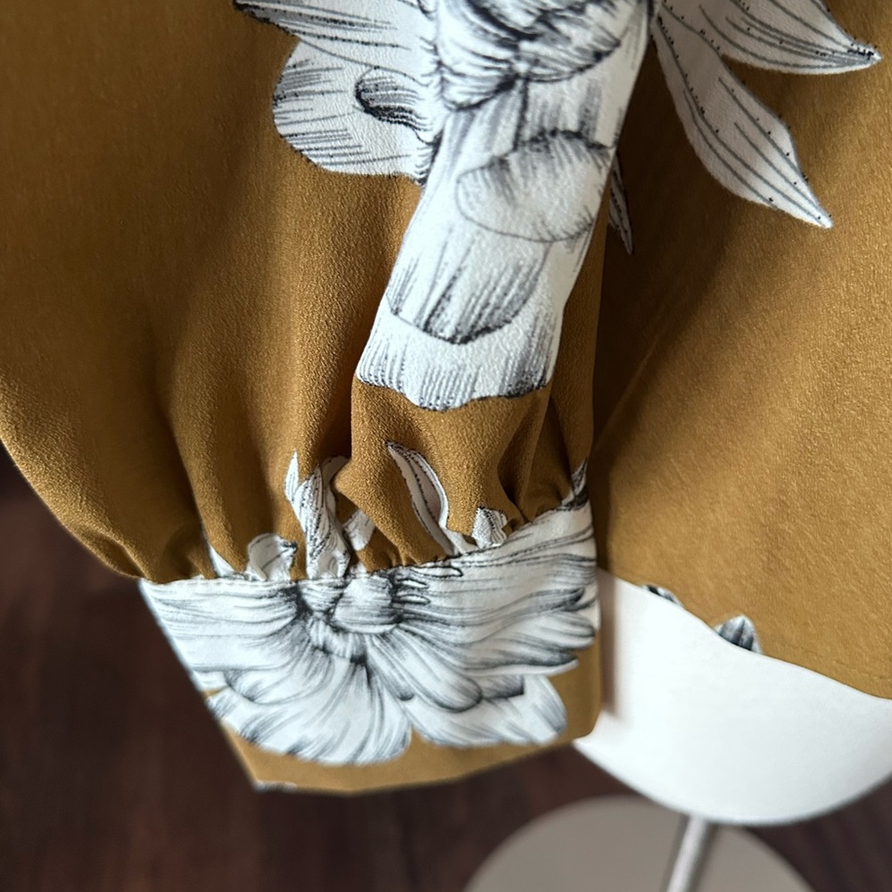 Who What Wear x Target Asymmetrical Button Peplum Blouse Brown Mustard Floral LG - Picture 6 of 11